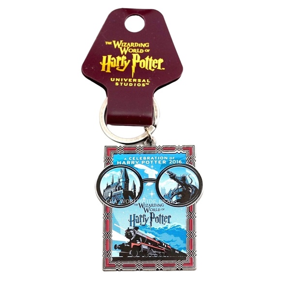Universal Studios Harry Potter Celebration 2016 Keychain - Picture 1 of 1
